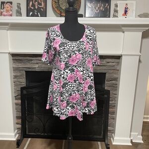 Gorgeous HTF LulaRoe Floral Animal Print Perfect T Large